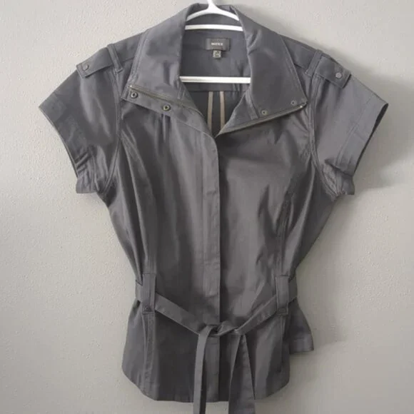 Jacket / top - Picture 1 of 3